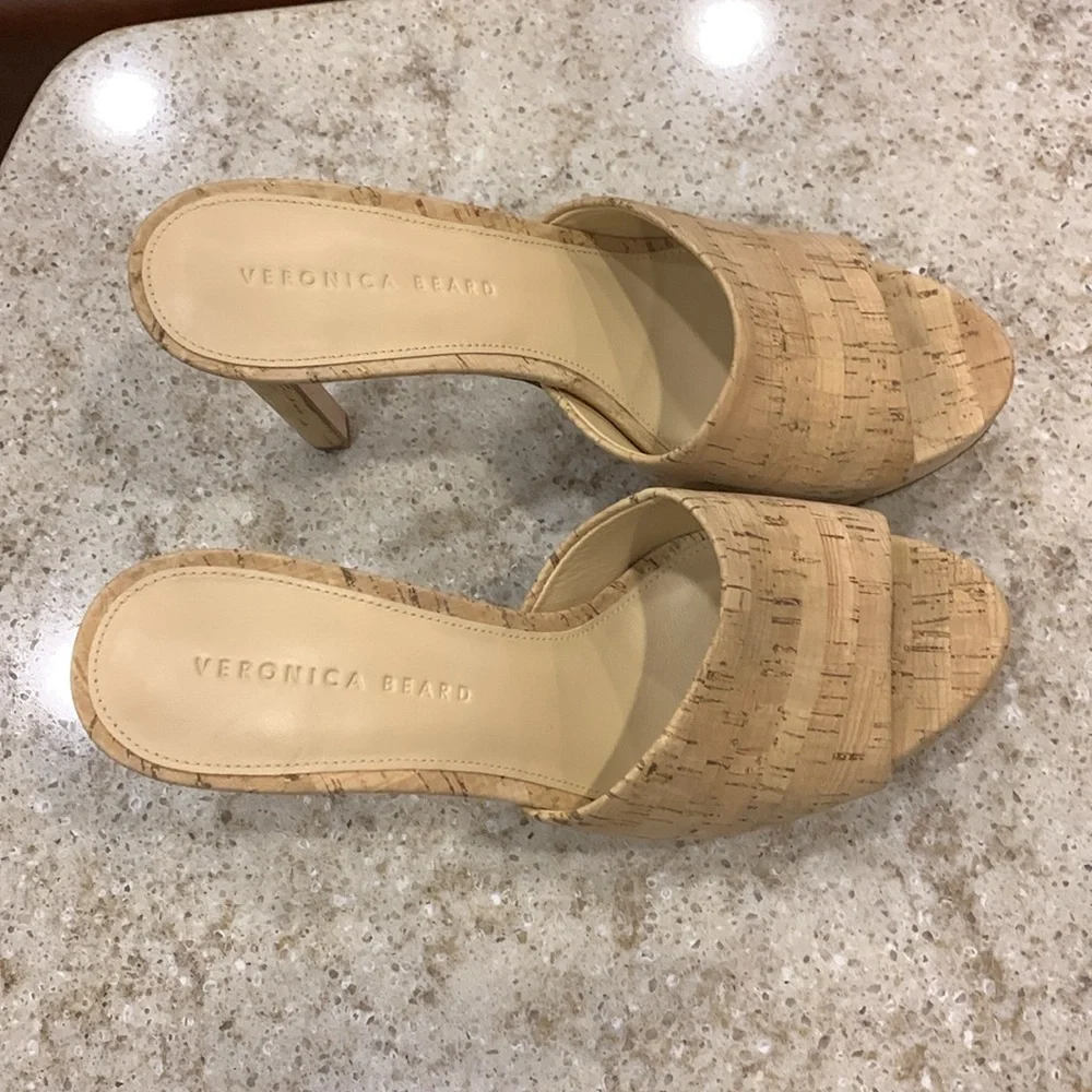 NWOT Veronica Beard Dali Platform in Natural Size 9